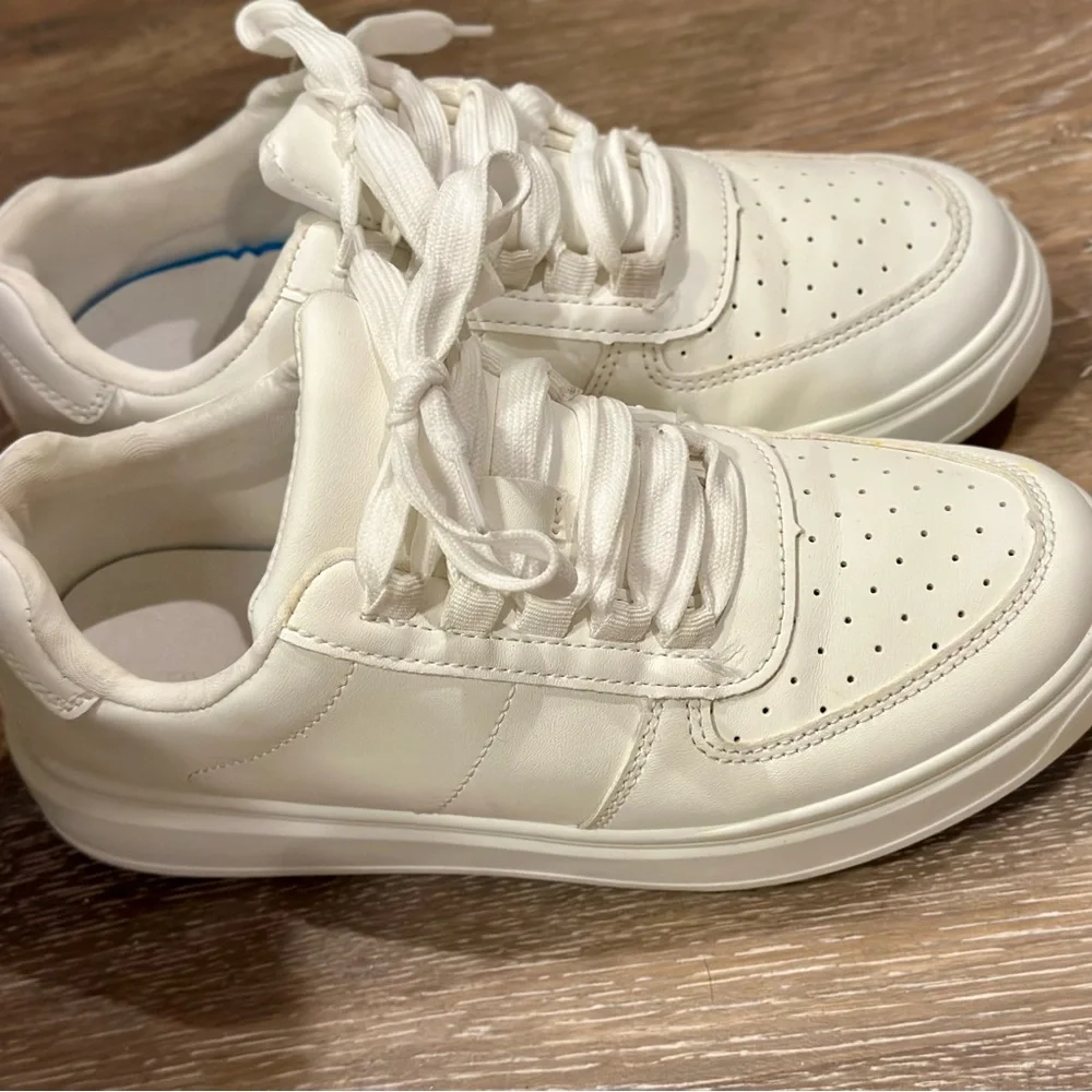 EUC Madden Girl Jesi Sneaker - Size 6.5 - Picture 11 of 12